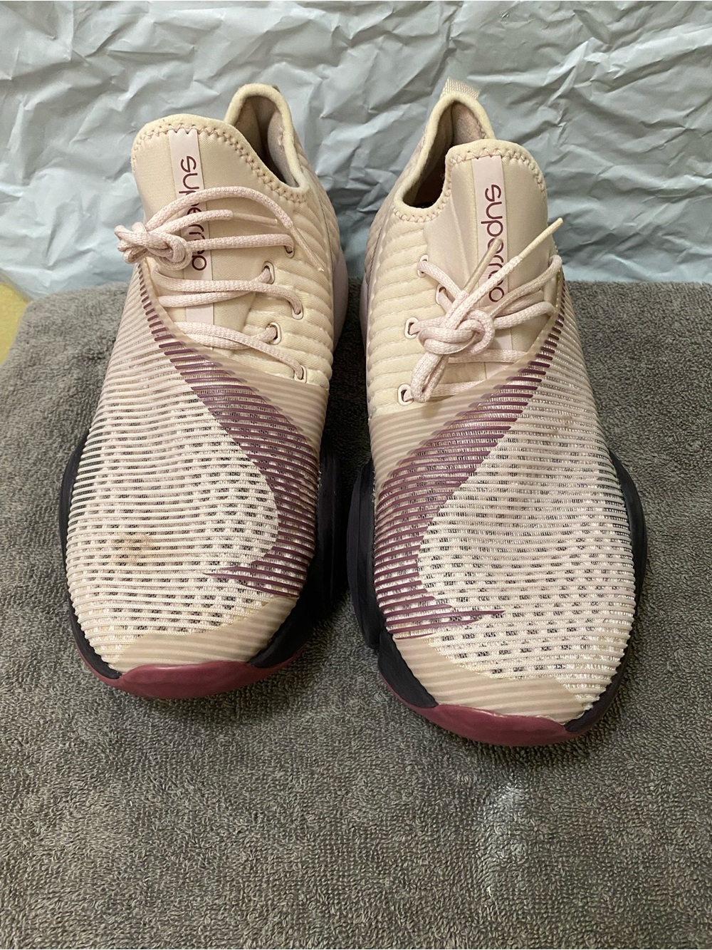 Men’s Athletic Sneakers in Cream with Burgundy Accents